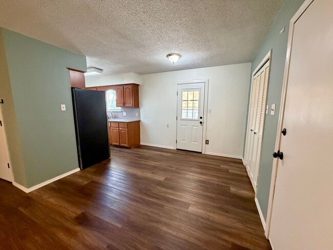 Photo - 904 Hillside Dr