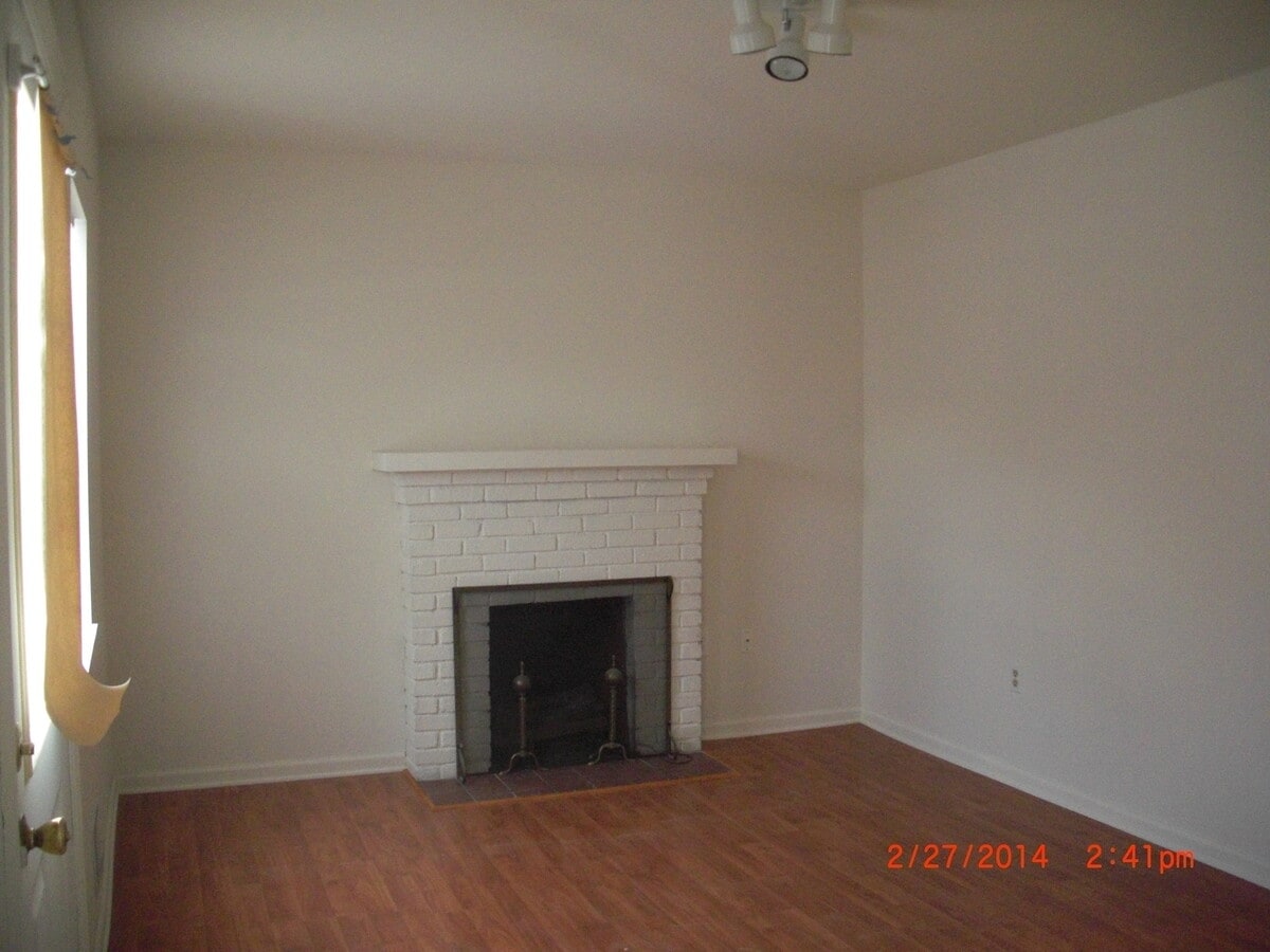 Photo - 107 W Front St Unit 1