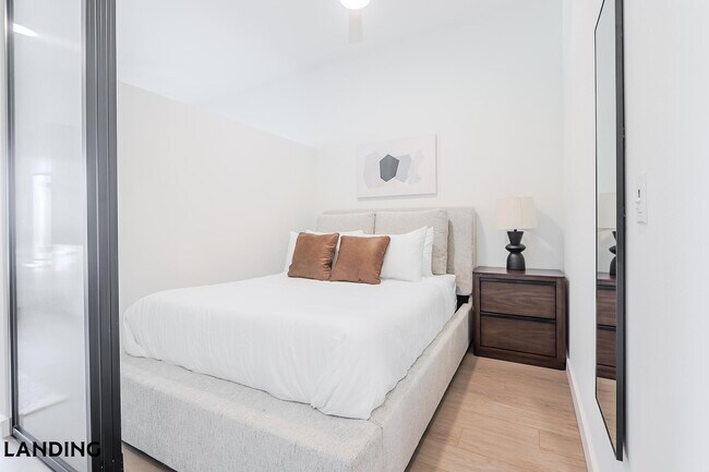 Photo - 2623 Keene St Unidad 503