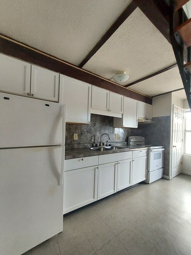 Photo - 35 Spring St Apartment Unit A