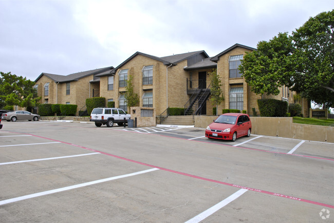 Building Photo - Country Club Condos