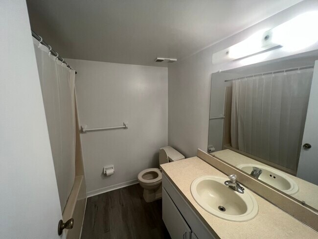 Photo - 1035 June Dr