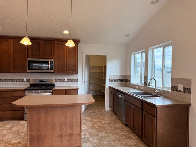 Photo - Beautiful Home in Montrose Community!