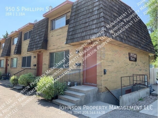 Building Photo - 950 S Phillippi St