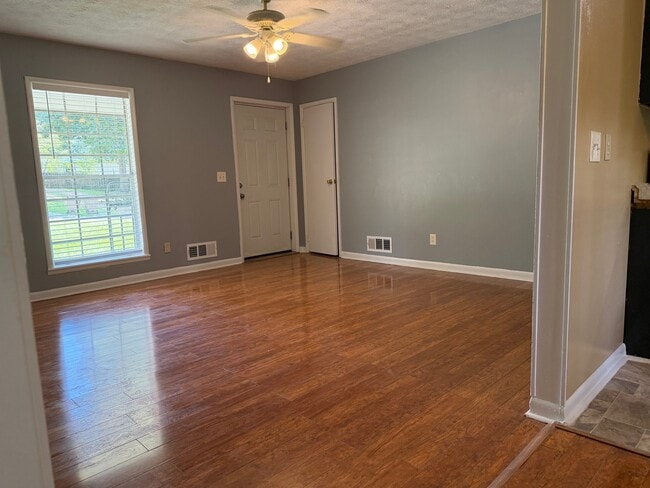 Photo - 6529 Sinclair Pl