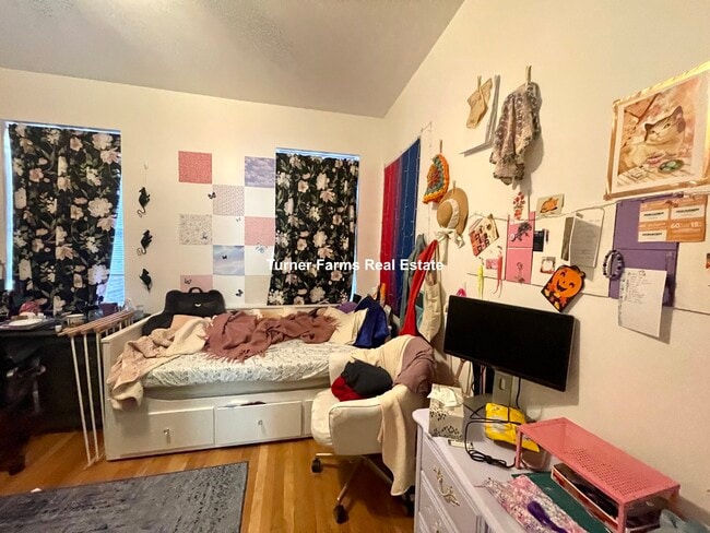 Photo - 243 Northampton St Unit 1