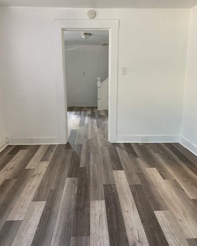147 King George St