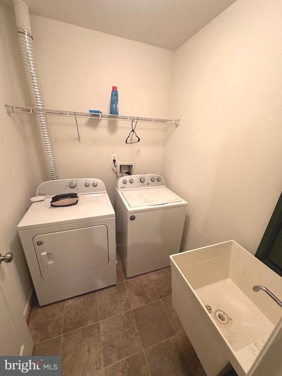 Photo - 2100 Abbottsbury Way