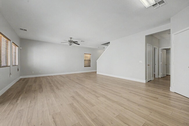 Photo - 7042 W Mercer Ln