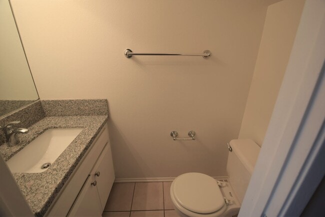 Photo - 5340 Whitsett Ave Unidad 08