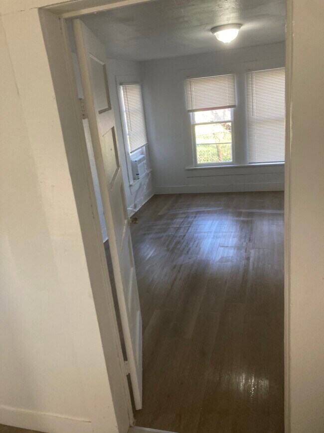 Photo - 1206 W 7th St