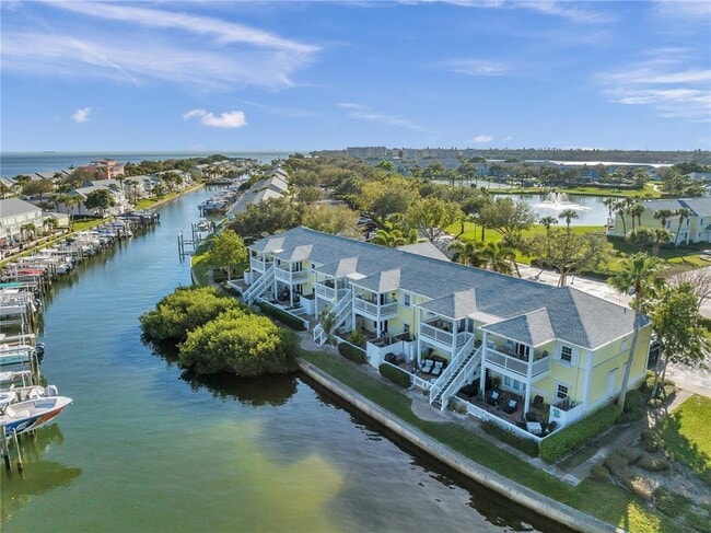 Building Photo - 4728 Beach Dr SE Unit A