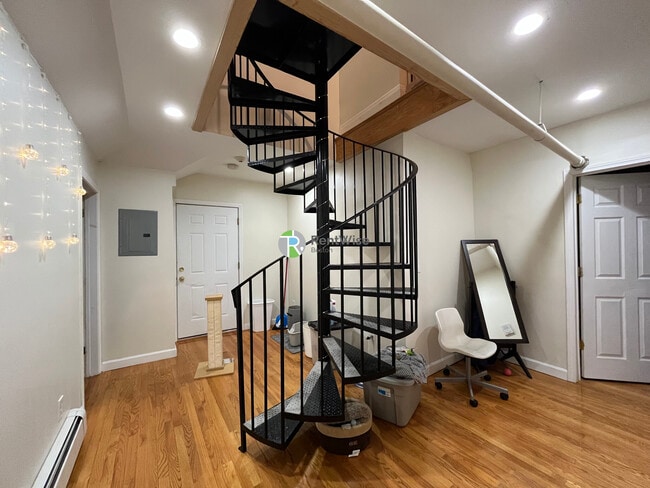 Photo - 18 Euston St Unit 1