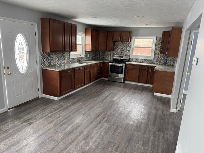 Photo - 416 E Chippewa Ave