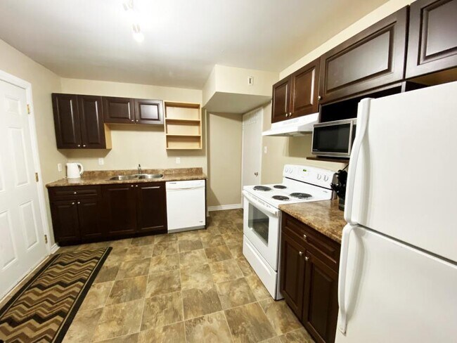 Photo - 3 bedroom in Kitimat BC V8C 1W3