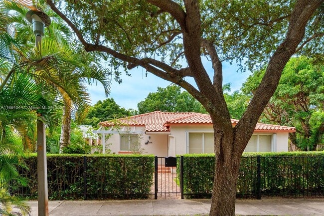 Building Photo - 2330 Tequesta Ln Rental