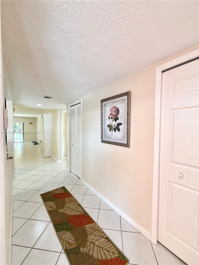 Photo - 227 Lakeview Dr Unit 103