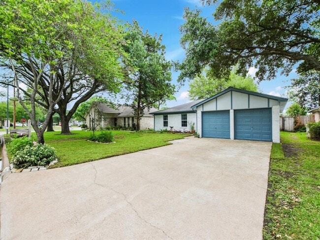 Photo - 2528 Village Cir Dr