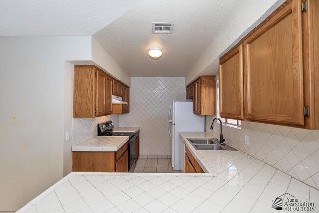 Photo - 1740 S 48th Way