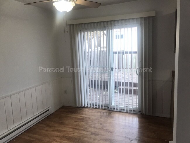 Photo - 440 22nd St E