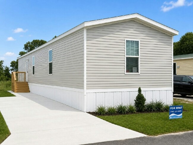 Building Photo - 204 Lakeside Garden Cir