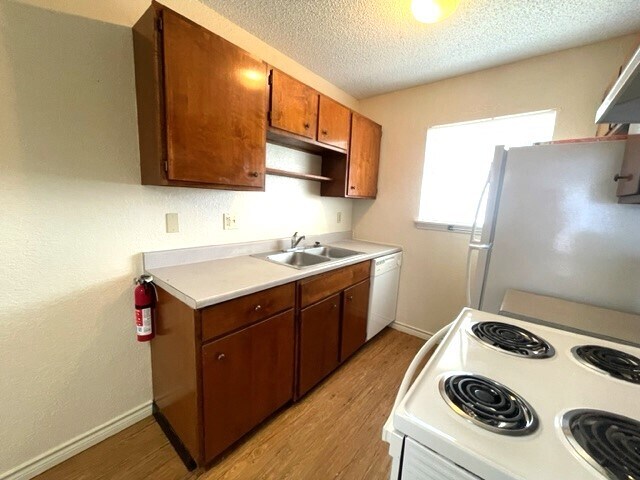 Photo - 917 S Church St