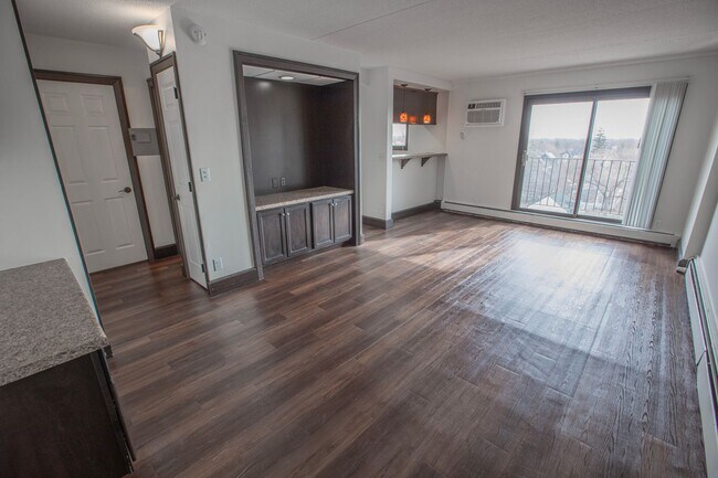 Photo - Tree Tops Apartments