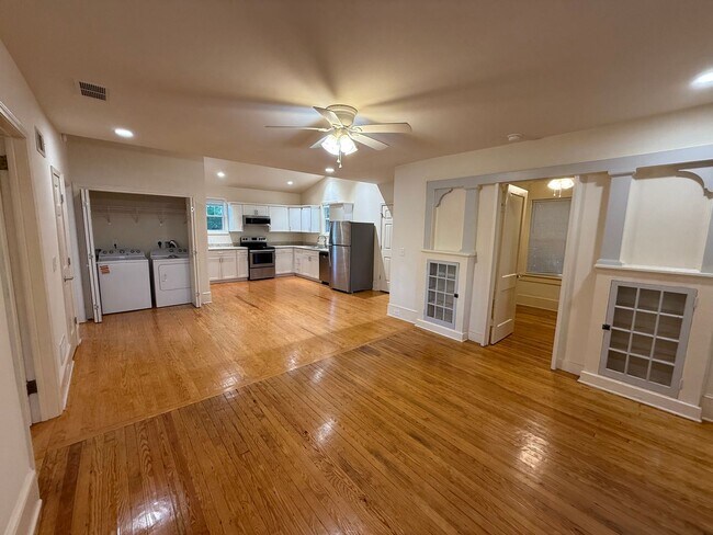 Photo - Beautiful 3 Bedroom Apartment Unit 560