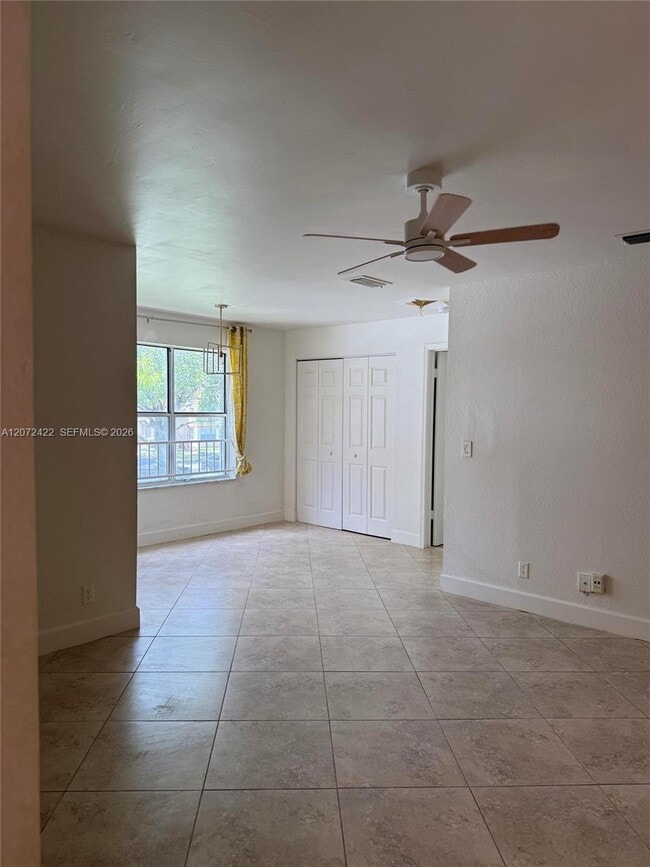 Photo - 3450 Pinewalk Dr N Unidad 421