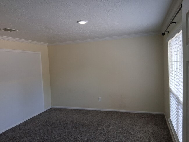 Photo - 17010 Poplar Hill St