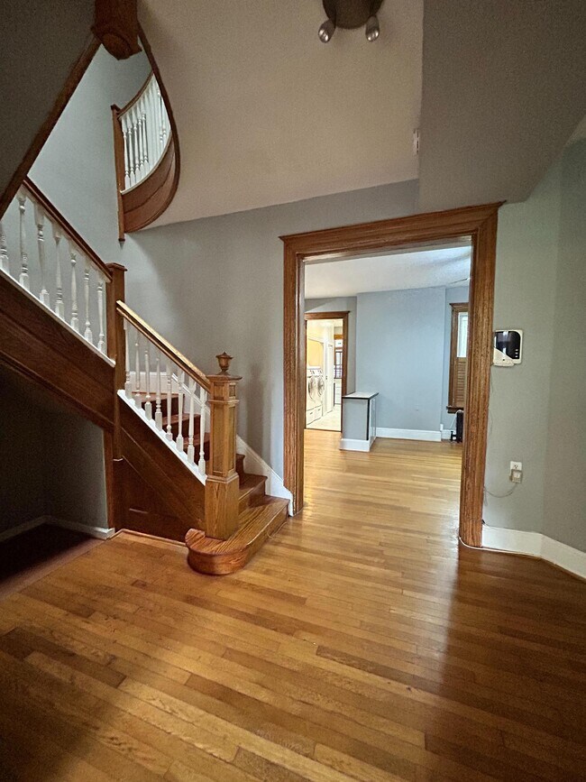 Photo - 1437 E Capitol St SE