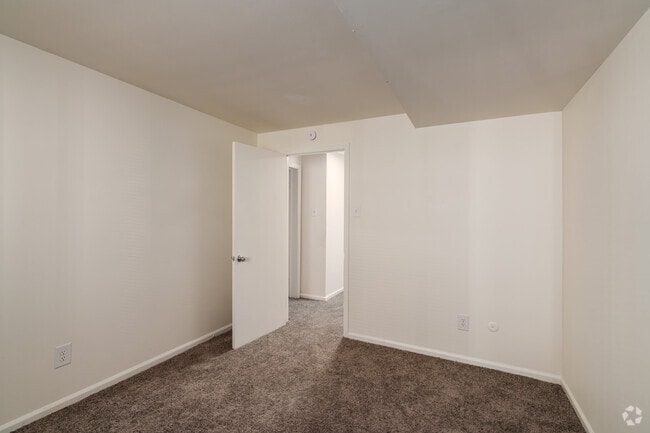 2 habitaciones, 1 baño - 950 pies cuadrados - Segundo dormitorio