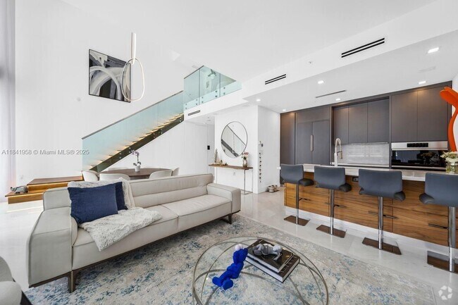 Building Photo - 200 Biscayne Boulevard Way Rental