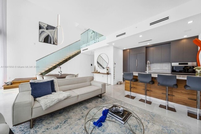 Building Photo - 200 Biscayne Boulevard Way Rental
