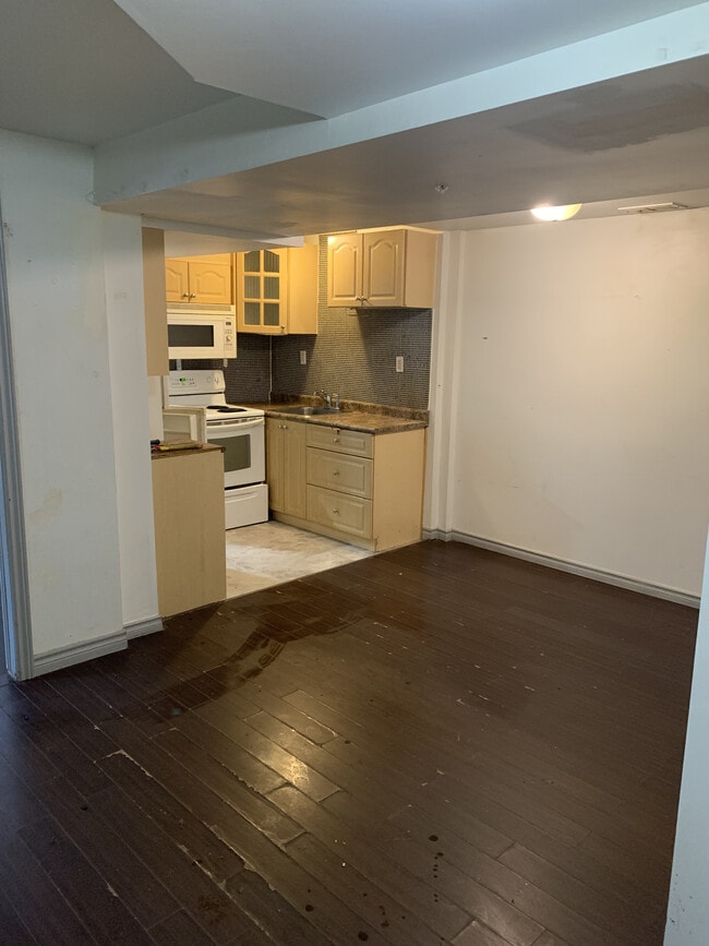 Photo - 1003 Elgin St N Unité Lower