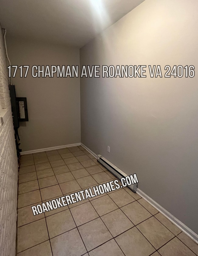 Photo - 1717-1719 Chapman Ave SW Unit 1717 Chapman Ave SW