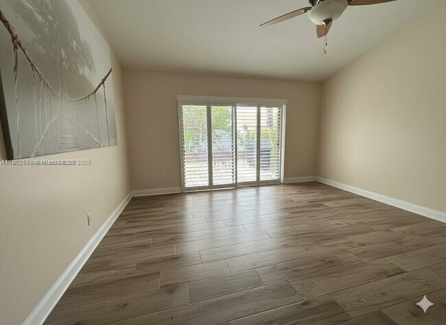 Photo - 13970 Beechwood Ct