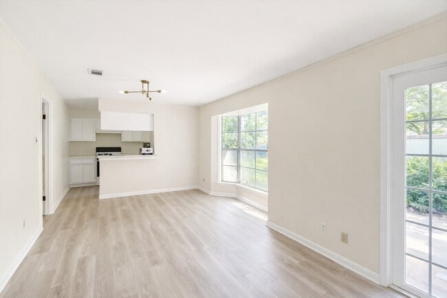 Photo - 2220 Ripple Creek Dr