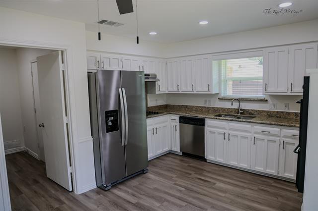 Building Photo - 2122 Teakwood Ln