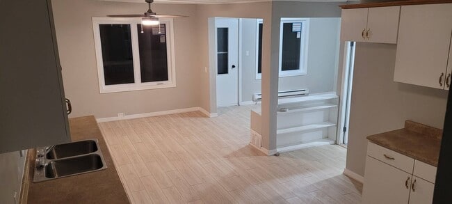 Building Photo - 307 Chem. Tobique