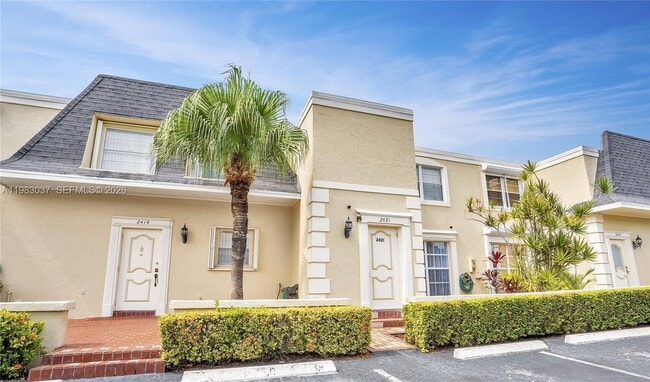 Photo - 2421 NE 10th St