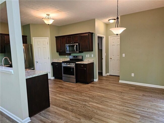 Photo - 2350 Kirkstone Dr