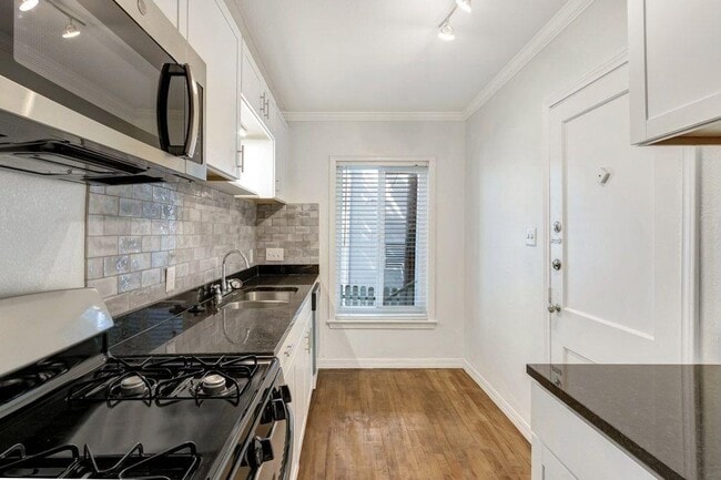 Building Photo - 1507 Pease Rd Unit 3