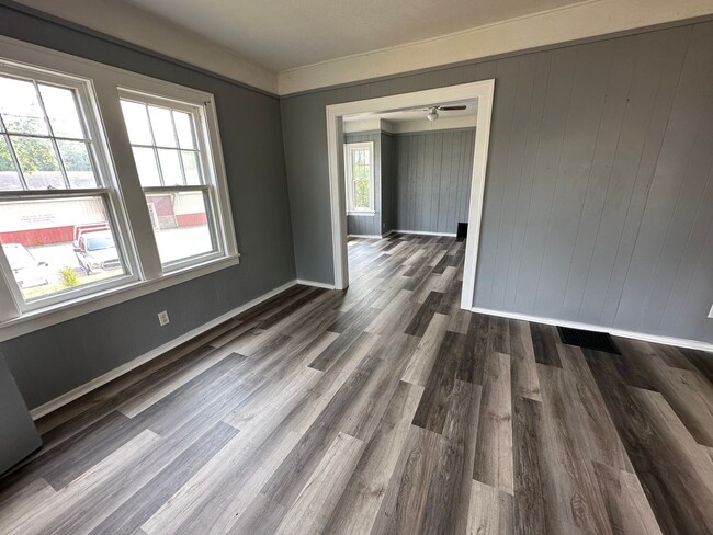 Photo - 1041 Cassopolis St Unit Apt 1