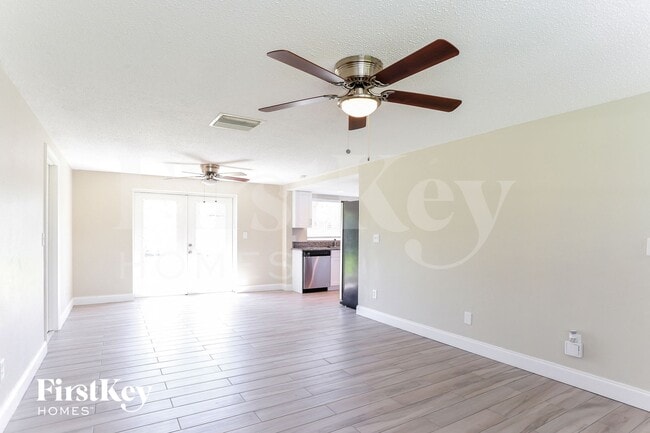 Photo - 1006 Stonefence Way