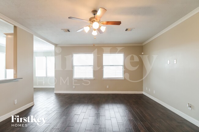 8303 Egret Bay Cir