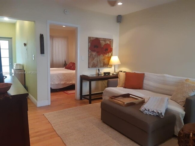 Building Photo - 744 Lenox Ave. Unit 3