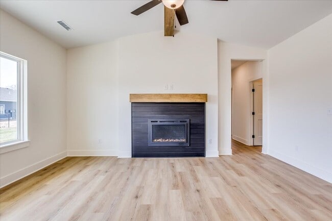 Photo - Beautiful Single Family Home!