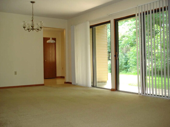 Crystal Tree Apartments - Crystal Tree Apartments