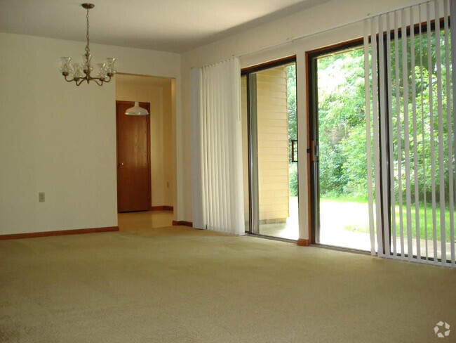 Building Photo - Crystal Tree Apartments